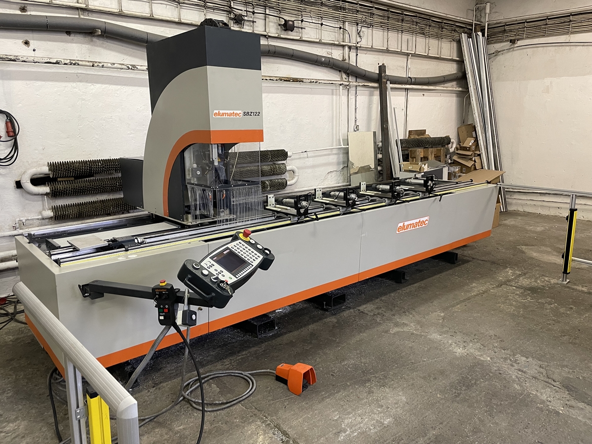 Stroje na obrábění hliníkových profilů